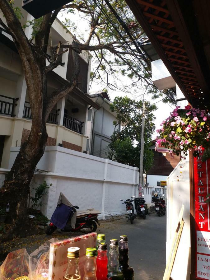 La Maison Verte Hostel Chiang Mai Ngoại thất bức ảnh